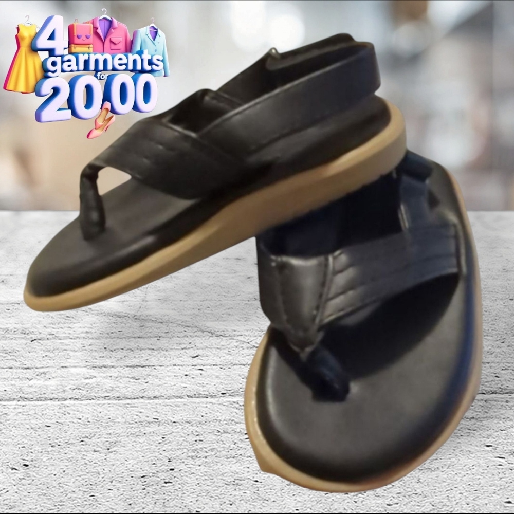 GAP black sandals size 5T/6T